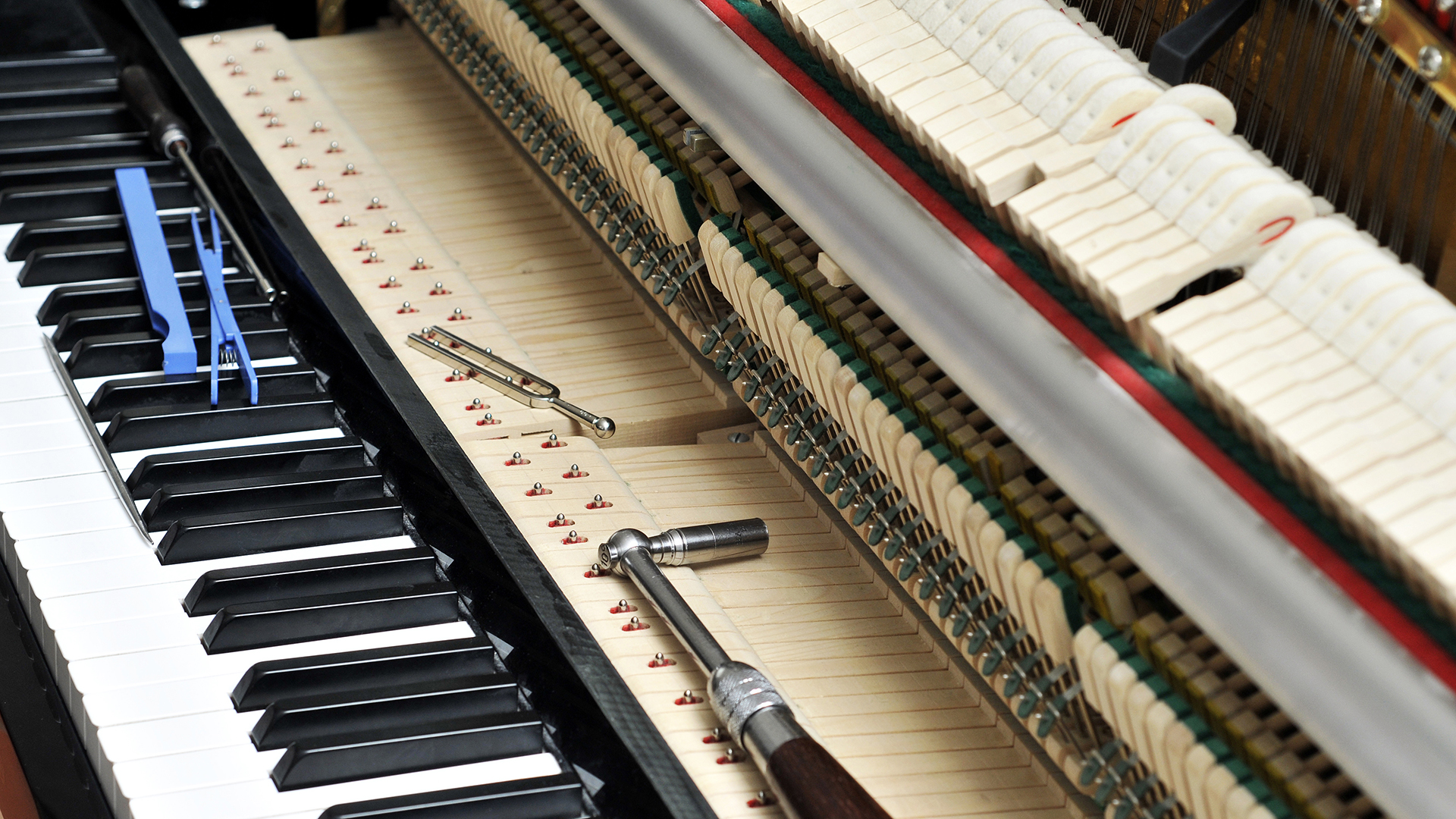 Kawai Piano - What is the difference between a piano technician and piano tuner?