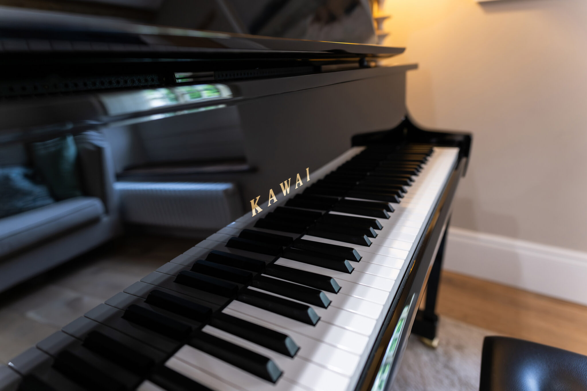 Kawai K-800 Upright piano cabinet design